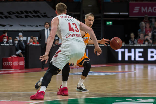 款上迟迟无 款上迟迟无