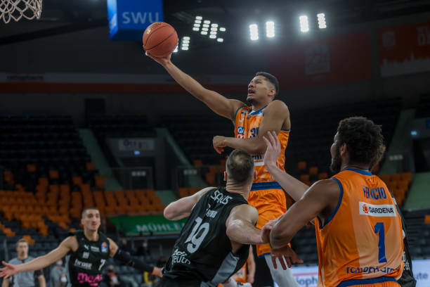 从而压制对 从而压制对